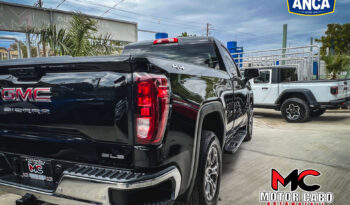 GMC Sierra 2022 lleno