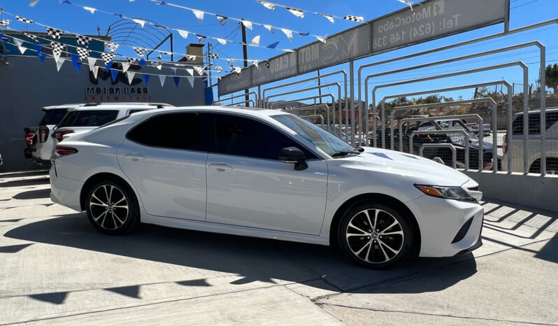 Toyota Camry 2020 lleno