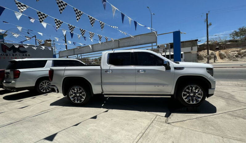 GMC Sierra Denali 2023 lleno