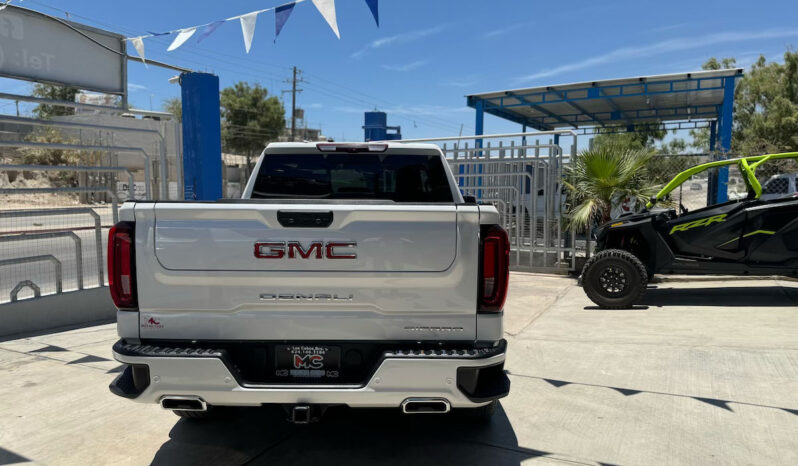 GMC Sierra Denali 2023 lleno