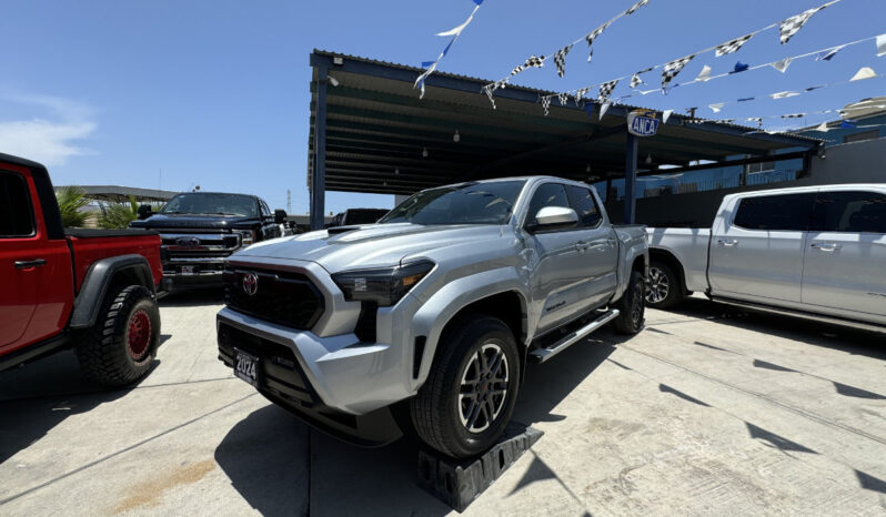 Toyota Tacoma gris 2024 lleno