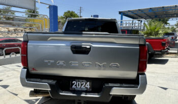 Toyota Tacoma gris 2024 lleno