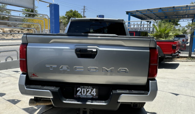 Toyota Tacoma gris 2024 lleno