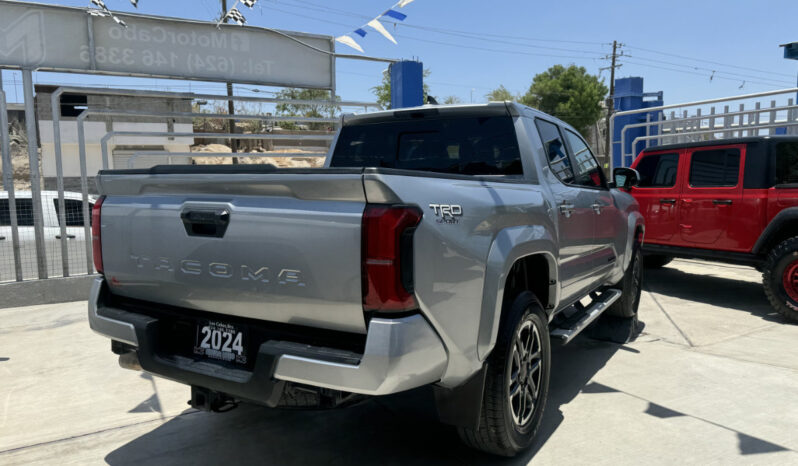 Toyota Tacoma gris 2024 lleno