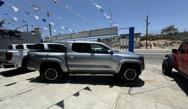 Toyota Tacoma gris 2024 lleno