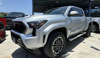 Toyota Tacoma gris 2024 lleno