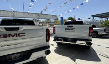 GMC Sierra 2022 lleno