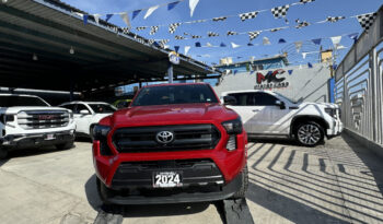 Toyota Tacoma roja 2024 lleno