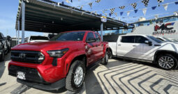 Toyota Tacoma roja 2024