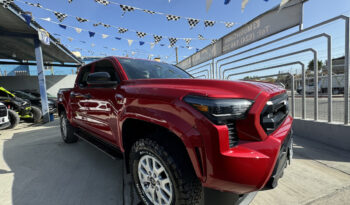 Toyota Tacoma roja 2024 lleno