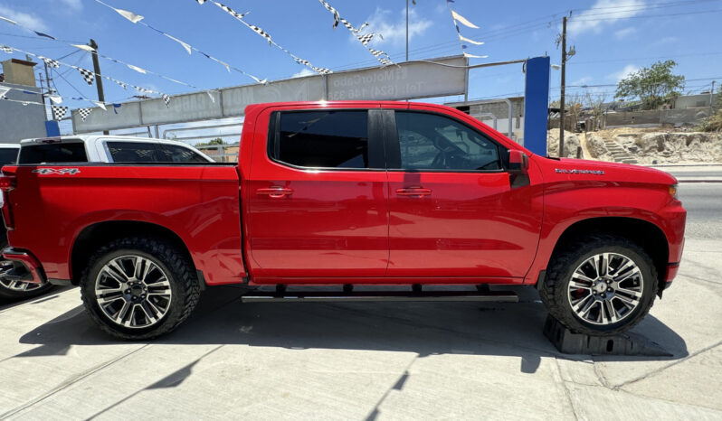 Silverado Custom 2021 lleno