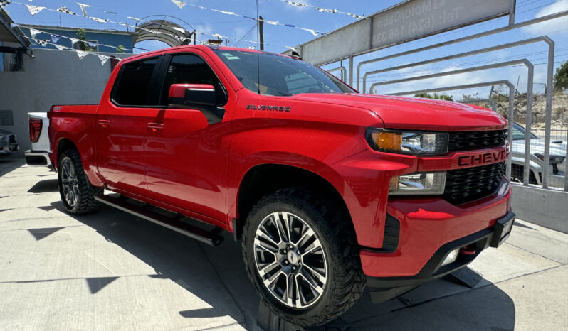 Silverado Custom 2021 lleno