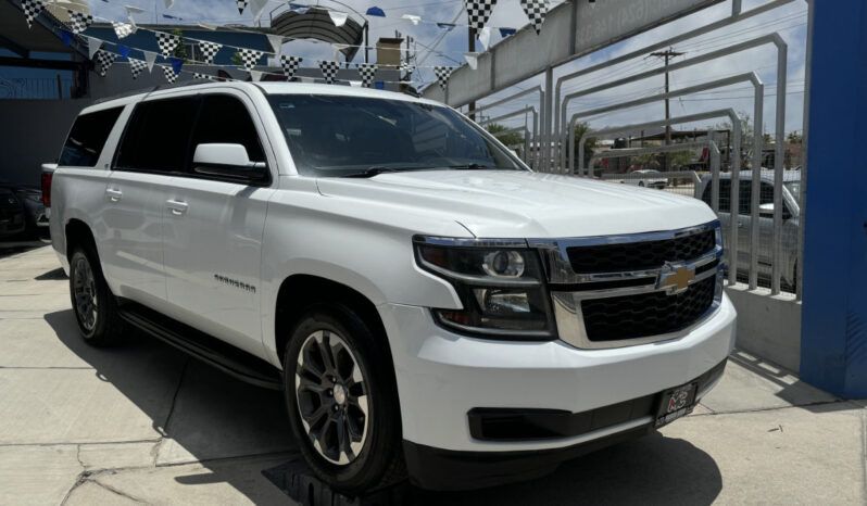 Chevrolet Suburban 2015 lleno