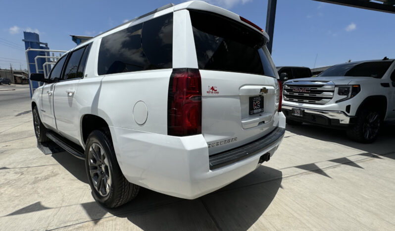 Chevrolet Suburban 2015 lleno