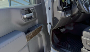 GMC Sierra SLE 4×4 Cabina Regular 2025 lleno
