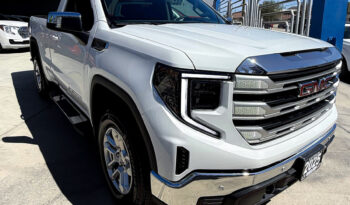 GMC Sierra SLE 4×4 Cabina Regular 2025 lleno