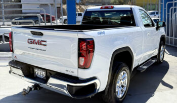 GMC Sierra SLE 4×4 Cabina Regular 2025 lleno