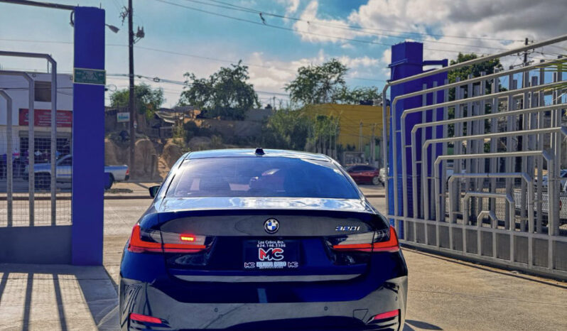 BMW 320i 2023 lleno