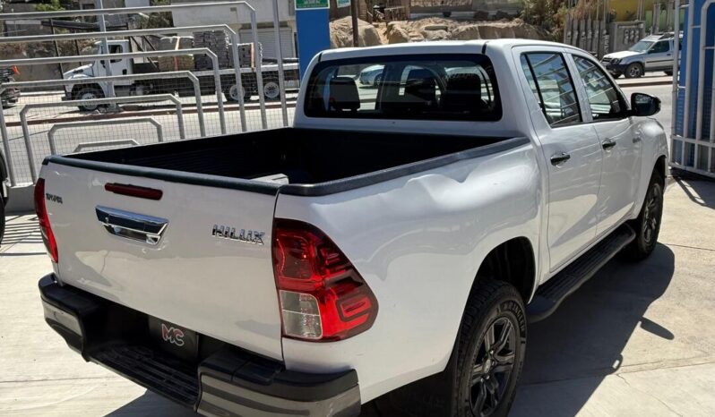 Toyota Hilux SR STD 2022 lleno
