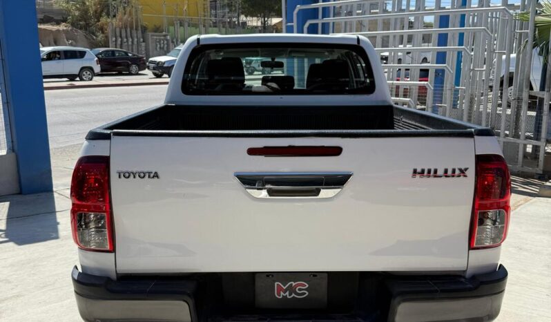 Toyota Hilux SR STD 2022 lleno