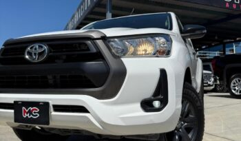 Toyota Hilux SR STD 2022 lleno