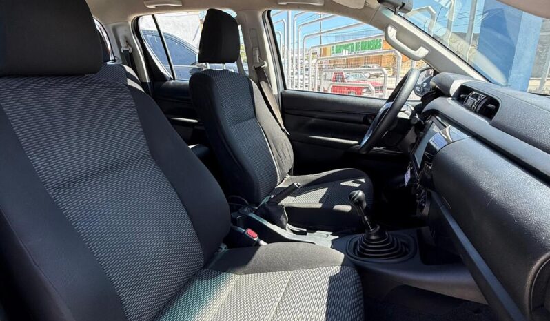 Toyota Hilux SR STD 2022 lleno