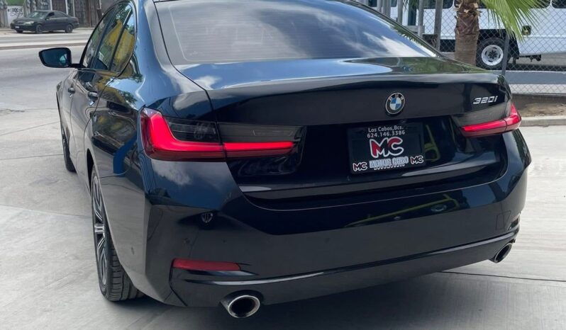 BMW 320i 2023 lleno