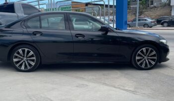 BMW 320i 2023 lleno