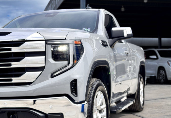 GMC SIERRA GRIS CAP CORTA lleno