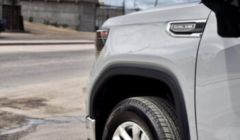 GMC SIERRA GRIS CAP CORTA lleno