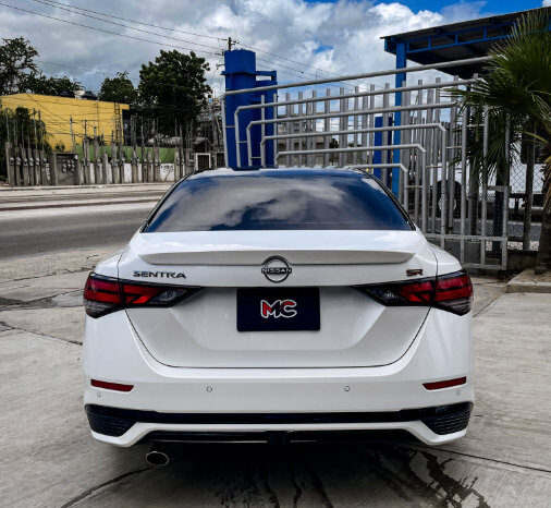 NISSAN SENTRA SR PLATINUM 2025 lleno