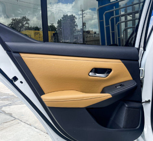 NISSAN SENTRA SR PLATINUM 2025 lleno