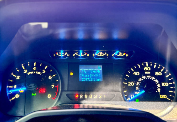 FORD LOBO V6 2016 lleno