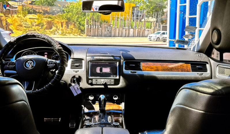 VOLKSWAGEN TOUAREG lleno