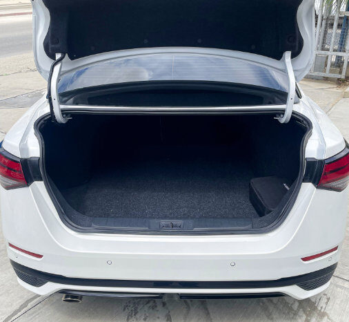 NISSAN SENTRA SR PLATINUM 2025 lleno