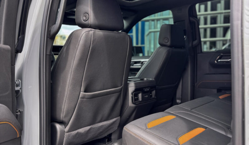 GMC SIERRA GRIS DOBLE lleno