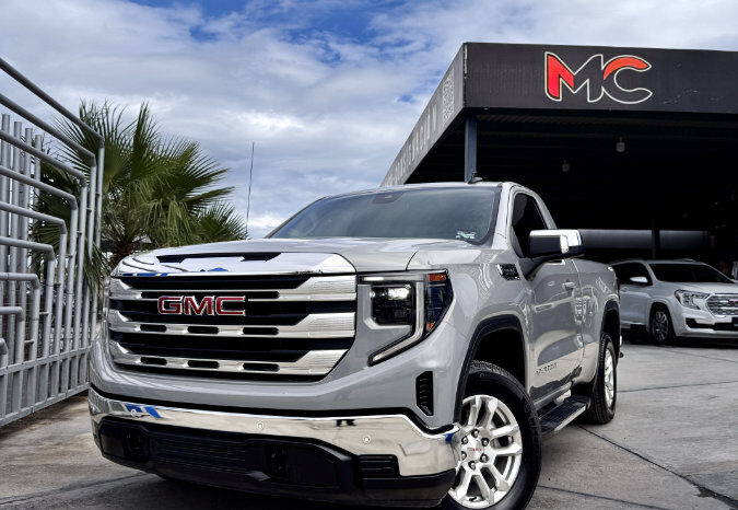 GMC SIERRA GRIS CAP CORTA lleno