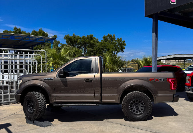 FORD LOBO 2016 lleno