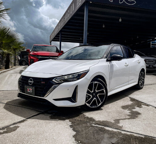 NISSAN SENTRA SR PLATINUM 2025 lleno