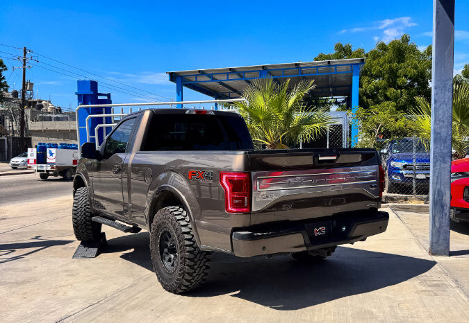 FORD LOBO 2016 lleno