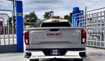 GMC SIERRA GRIS CAP CORTA lleno