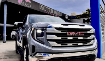 GMC SIERRA GRIS CAP CORTA lleno