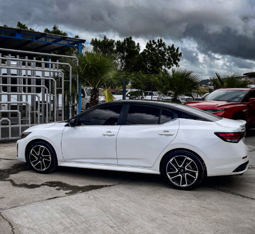NISSAN SENTRA SR PLATINUM 2025 lleno