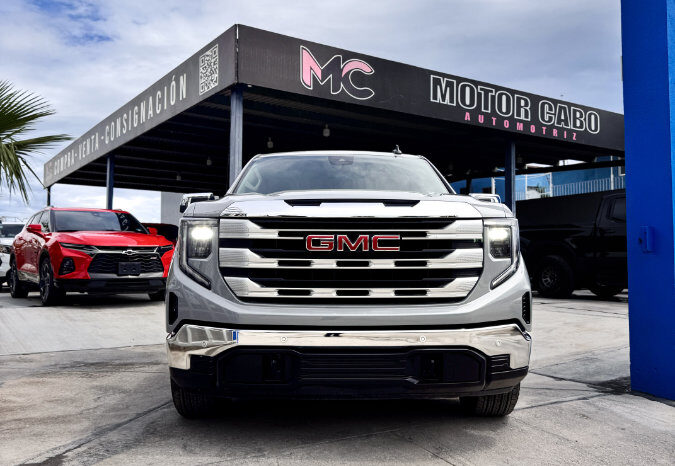 GMC SIERRA GRIS CAP CORTA lleno