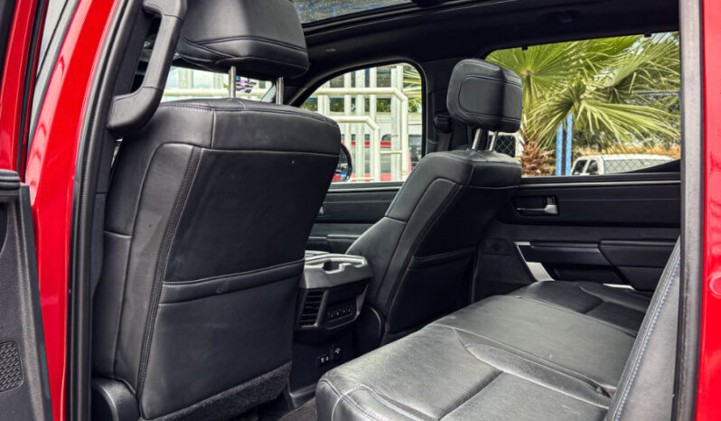 TOYOTA TUNDRA PLATINUM 2024 lleno