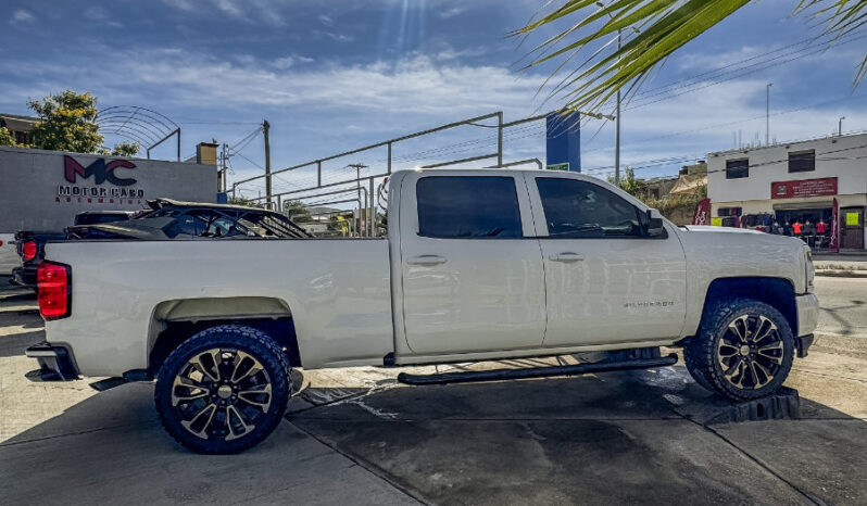 CHEVROLET SIIVERADO 2018 lleno
