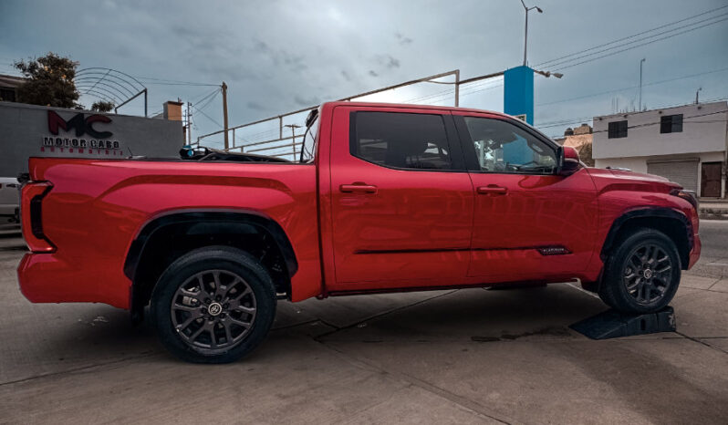 TOYOTA TUNDRA PLATINUM 2024 lleno