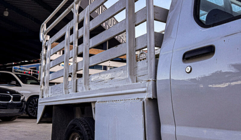 Nissan NP300 Estaquita 2015 lleno