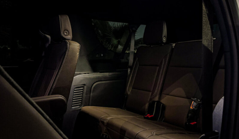 Chevrolet Suburban High Country 2025 lleno