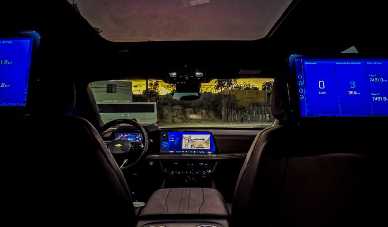 Chevrolet Suburban High Country 2025 lleno